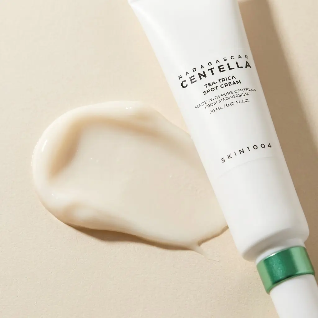 SKIN1004 Madagascar Centella Tea Trica Spot Cream 20ml — Yumuşak krem dokusu