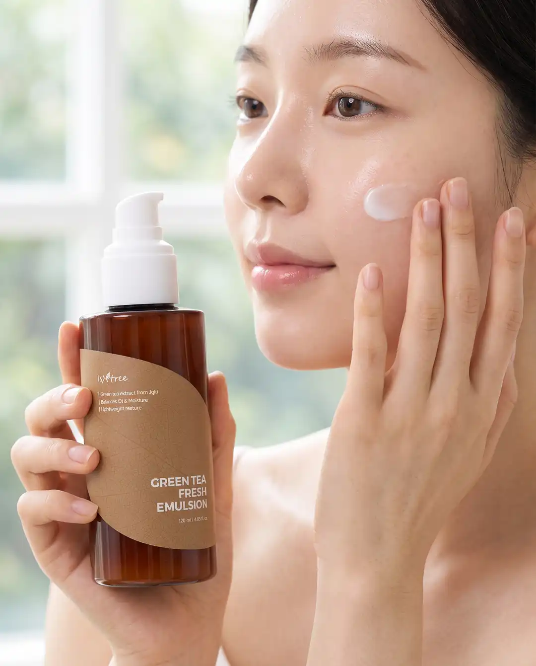 ISNTREE Green Tea Fresh Emulsion 120ml — Karma cilde uygun
