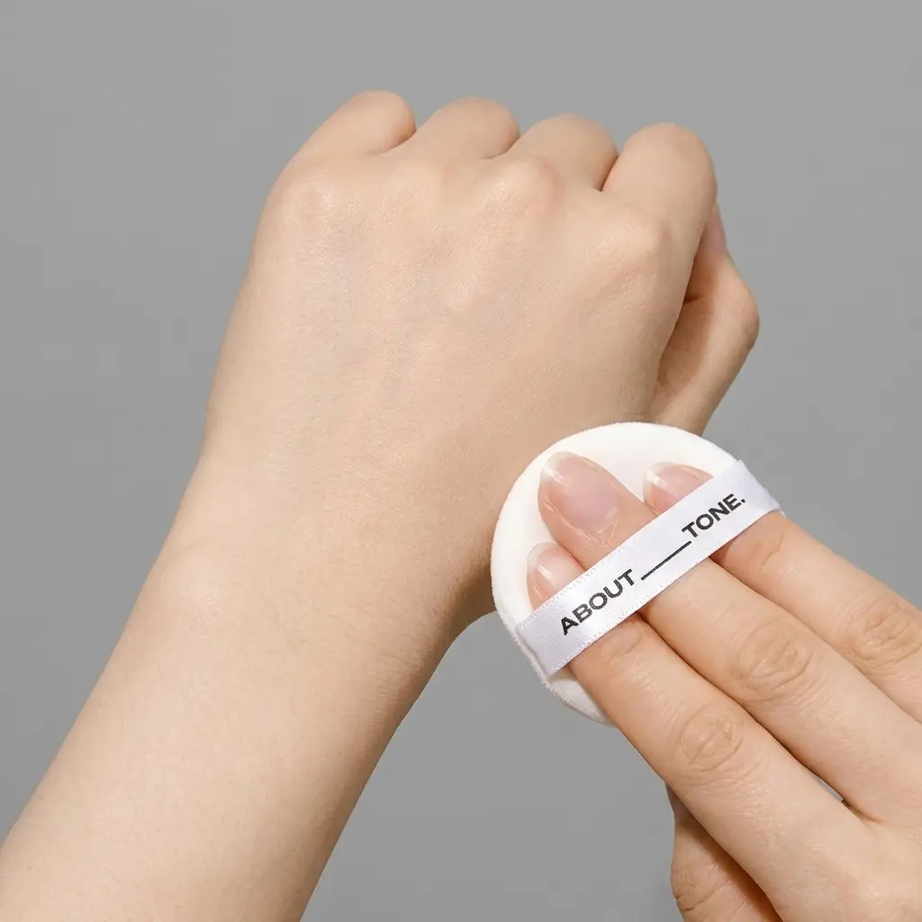 ABOUT TONE Sebum Cut Powder Pact 8g — Bitkisel Özlerle Hassas Cilt Bakımı