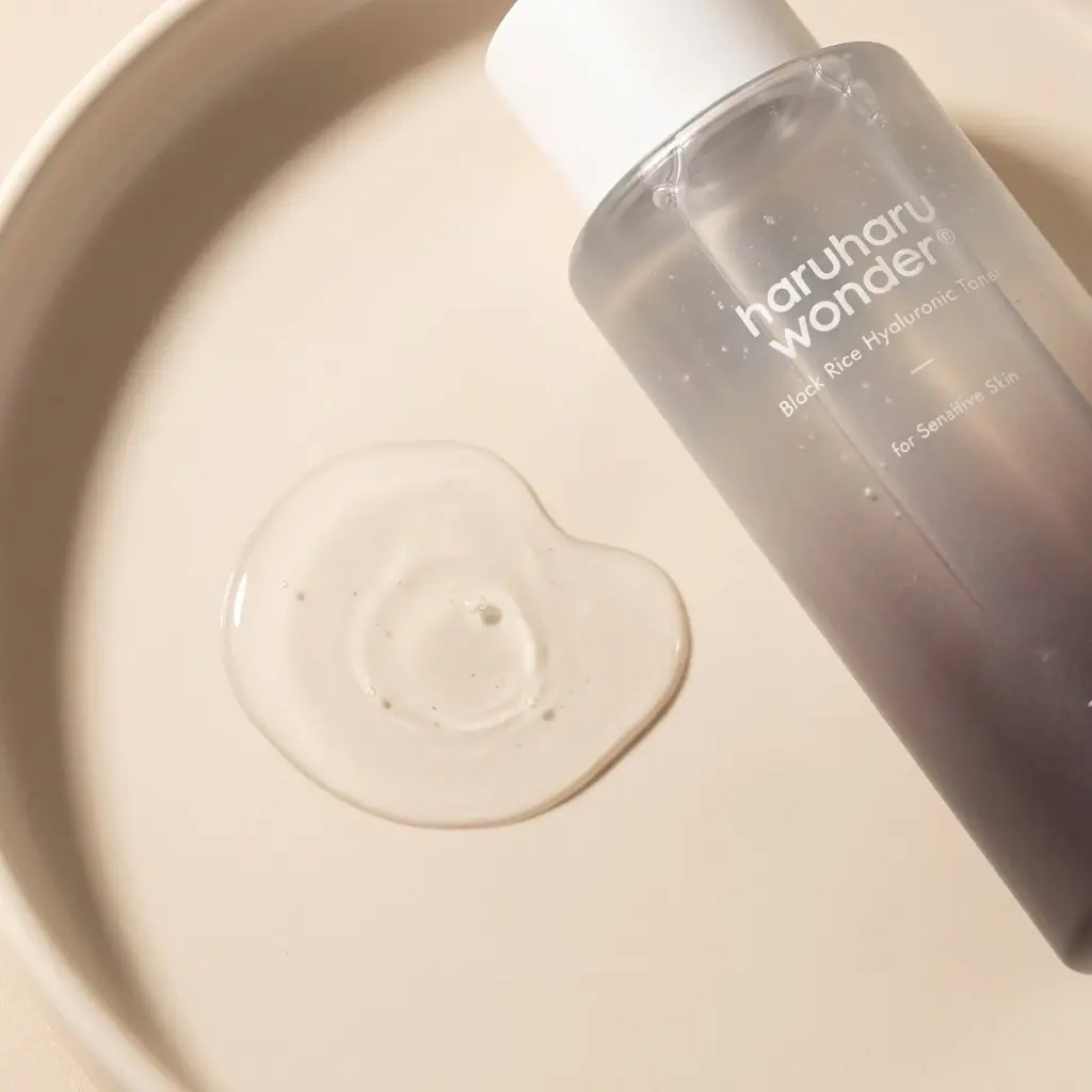 Haruharu Wonder Black Rice Hyaluronic Toner Fragrance Free/Sensitive 300ml — Sulu hafif doku