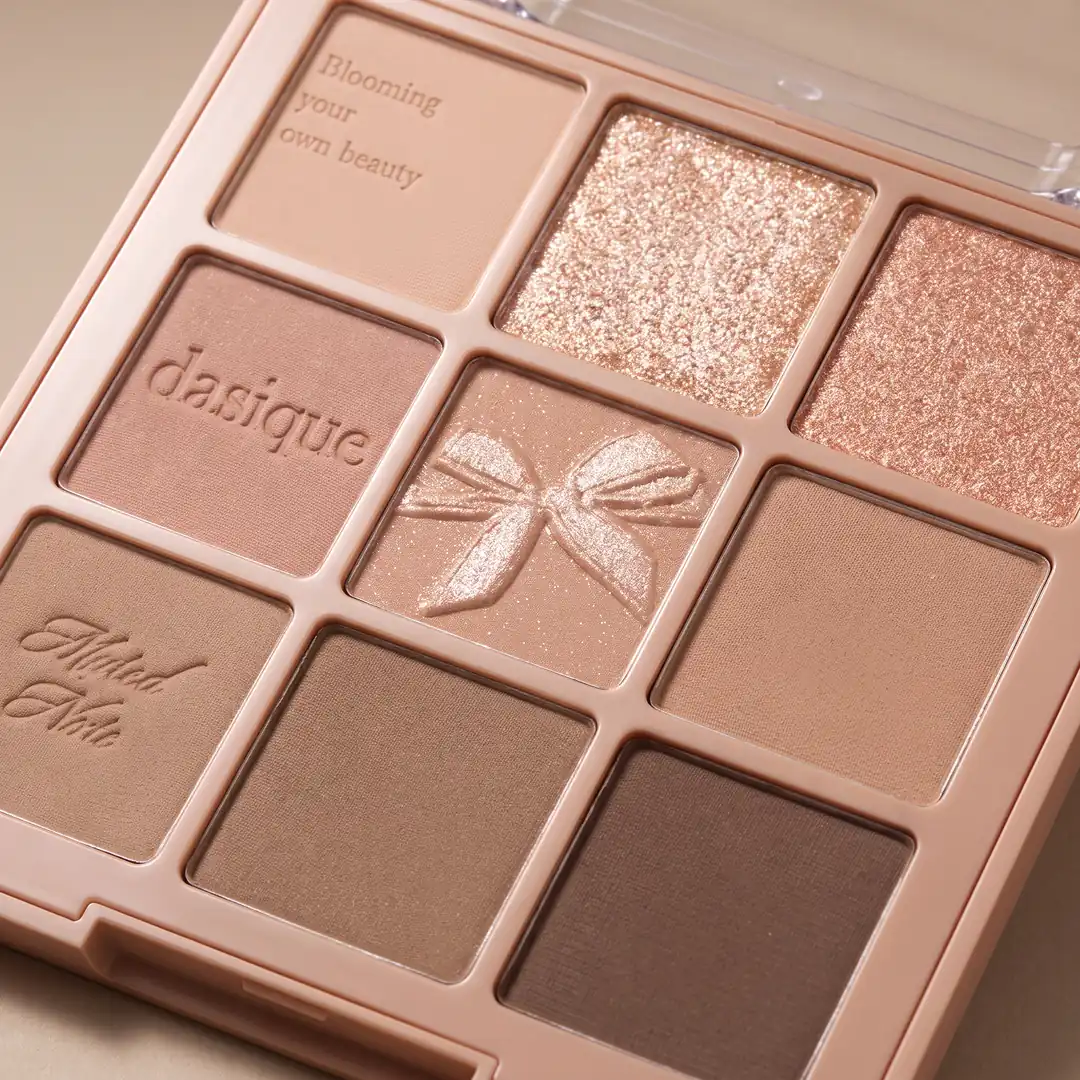 Dasique Shadow Palette — Ağırlıksız derinlik